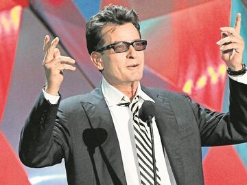 Charlie Sheen mantiene su lucha contra el VIH