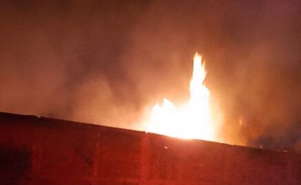 Vecinos reportan fuerte incendio en San Juan Ixhuautepec, en Tlalnepantla