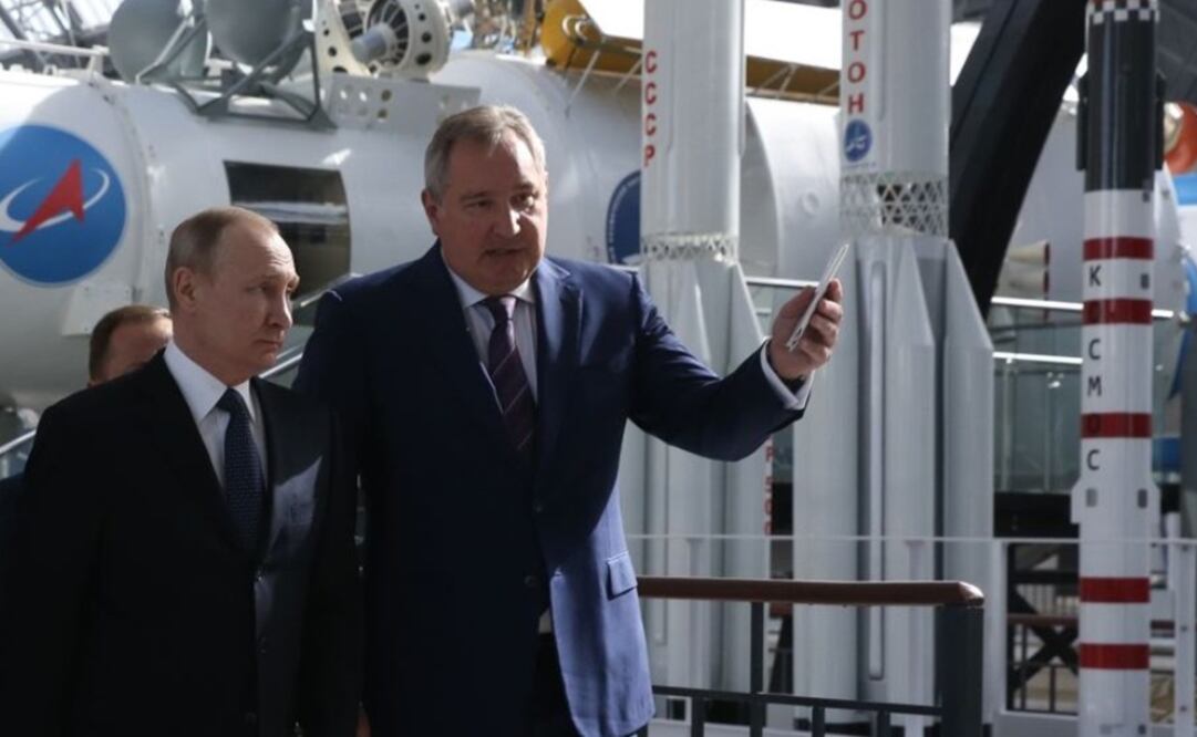 El director de la agencia espacial rusa Roscosmos, Dmitri Rogozin, junto al Presidente de Rusia, Vladimir Putin. Foto: BBC