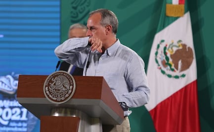 López-Gatell, con gripe, tos y sin cubrebocas en "La Mañanera"