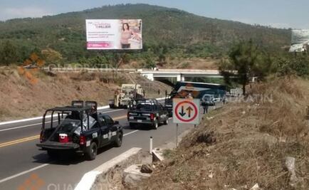 Encapuchados bloquean Autopista Siglo XXl