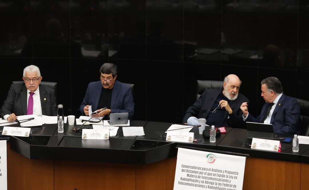 Senado en conversatorios sobre la Ley de Telecomunicaciones. Foto: Carlos Mejía/EL UNIVERSAL