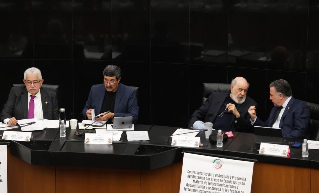 Senado en conversatorios sobre la Ley de Telecomunicaciones. Foto: Carlos Mejía/EL UNIVERSAL