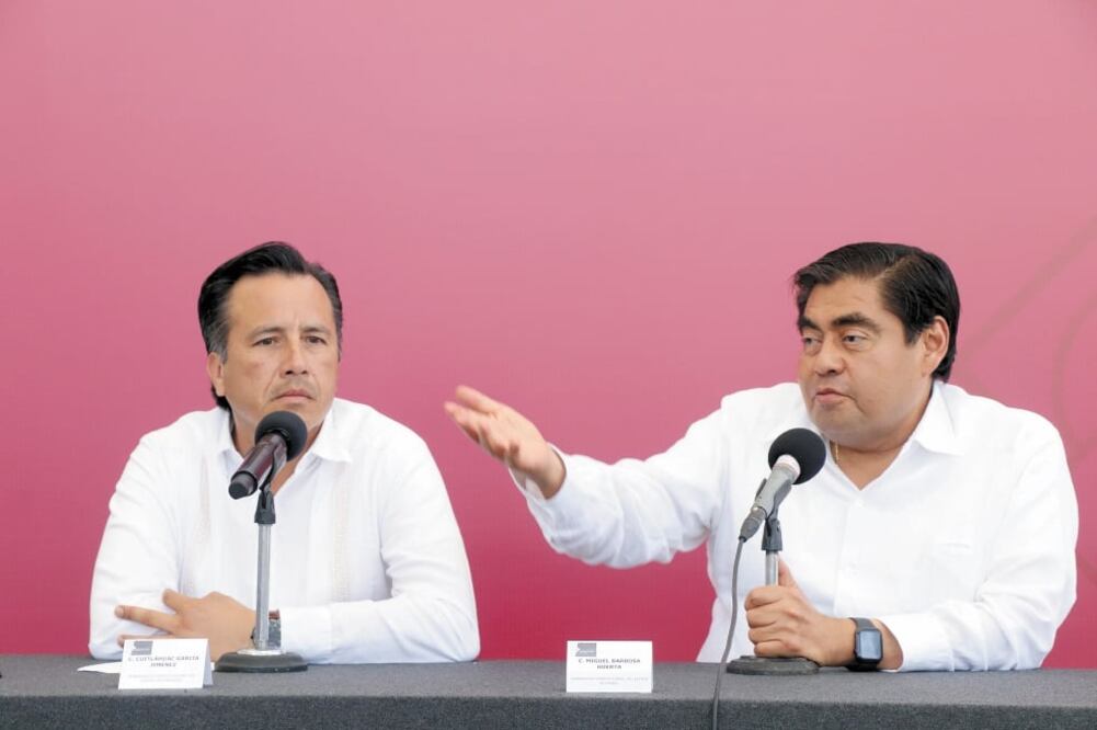 Los gobernadores de Veracruz, Cuitláhuac García, y de Puebla, Miguel Barbosa, unen esfuerzos para garantizar el bienestar de los ciudadanos. Foto/ESPECIAL