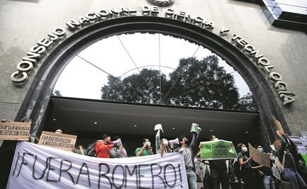 Romero Tellaeche se niega a diálogo con egresados del CIDE; los deja plantados