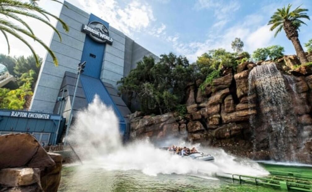 Aeropuerto de Los Ángeles aplica vacuna de Covid-19 a turistas