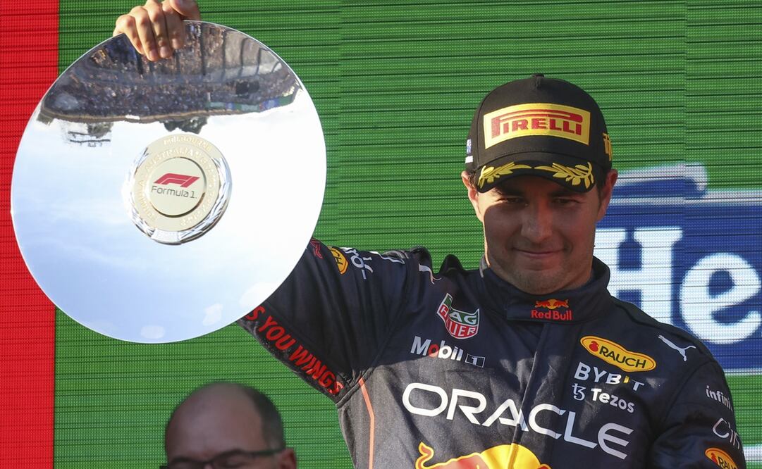 Checo Pérez en el podio del Gran Premio de Australia - FOTO: AP