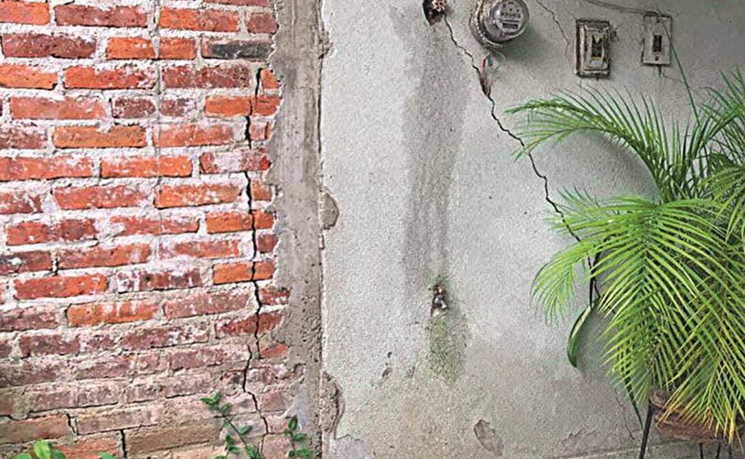 Los pobladores han tenido que dejar sus casas por las grietas. Foto: Cortesía. Periódico Correo