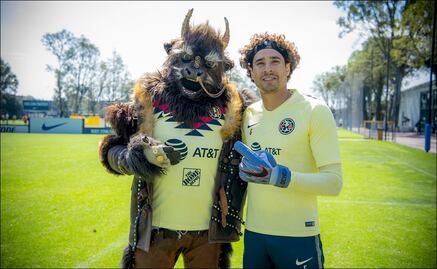 Todavía ni presentan a 'Memo' Ochoa y Televisa ya explota su imagen