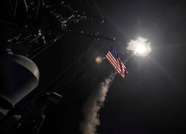 Video muestra el momento del bombardeo de EU contra Siria