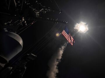Video muestra el momento del bombardeo de EU contra Siria