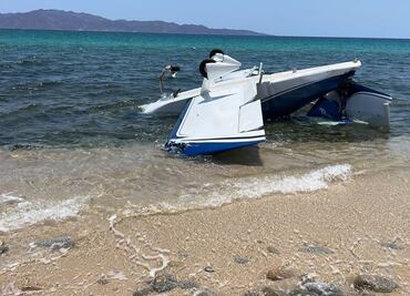 Desplome de avioneta deja un lesionado en playas de La Paz, Baja California Sur
