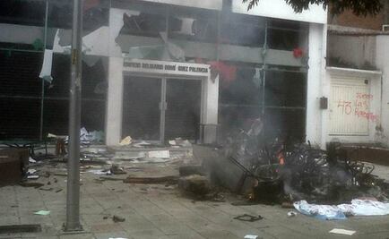 Magisterio chiapaneco vandaliza sedes de partidos