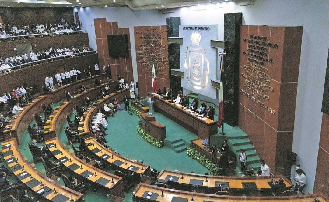 De acuerdo con el tabulador de sueldos 2021, un asesor puede ganar desde 11 mil hasta 70 mil pesos al mes. Un asistente parlamentario desde 30 mil hasta 55 mil 500 pesos. FOTO: FRANYELI GARCÍA/ EL UNIVERSAL.