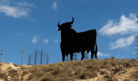 ​El famoso “Toro de la carretera” cumple 60 años