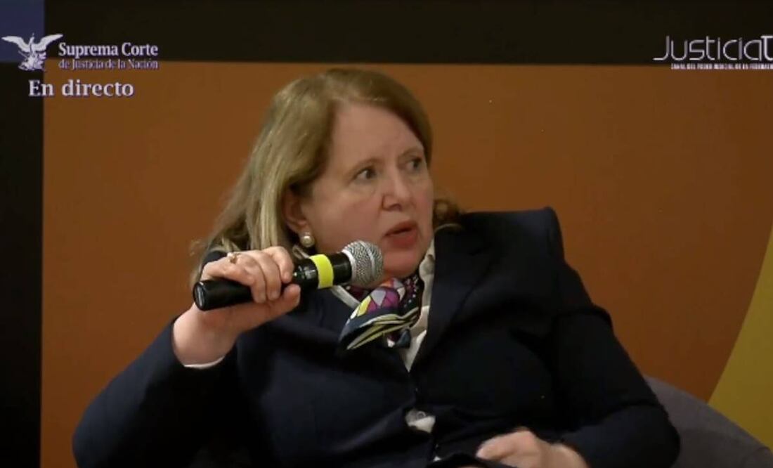Loretta Ortiz, ministra de la Suprema Corte de Justicia de la Nación, durante su participación en la Feria Internacional del Libro de Guadalajara. Foto: captura de pantalla