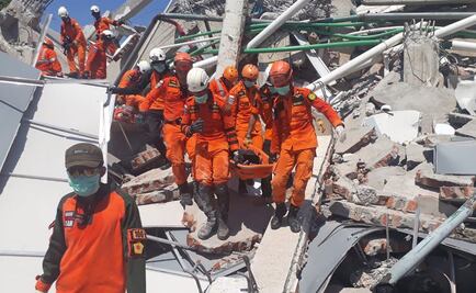 Suman 420 muertos por sismo y tsunami en Indonesia