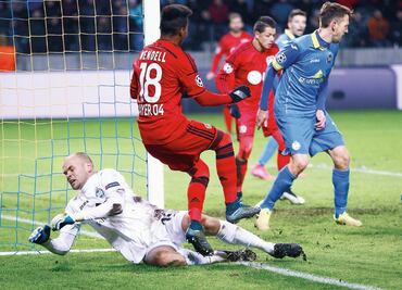 ‘Chicharito’ no puede anotar