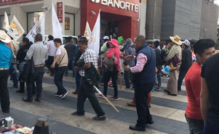 Campesinos regresan a plantón frente a Segob