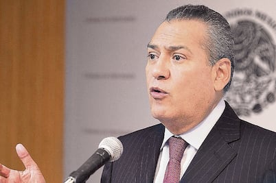 Beltrones sobre credencial de la DFS: "era recién graduado, y fui secretario particular del subsecretario de Gobernación"