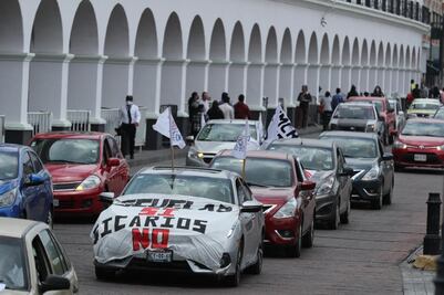 Con caravana, integrantes del CNTE exigen garantías para el regreso a clases en Edomex