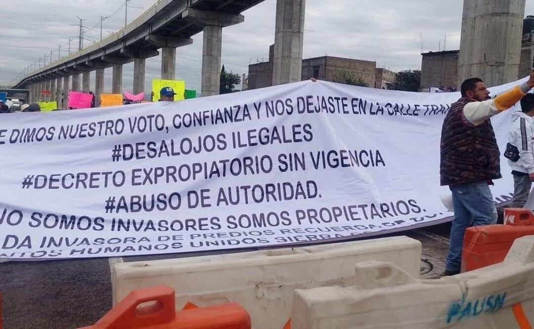 Bloquean autopista México–Puebla; denuncian despojo de tierras en Tláhuac, Ixtapaluca y La Paz. Foto: Especial