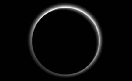 Plutón tiene ríos de hielo similares a glaciares