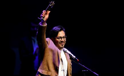 Monero "Chelo", caricaturista de EL UNIVERSAL, gana el Premio Nacional de Periodismo 