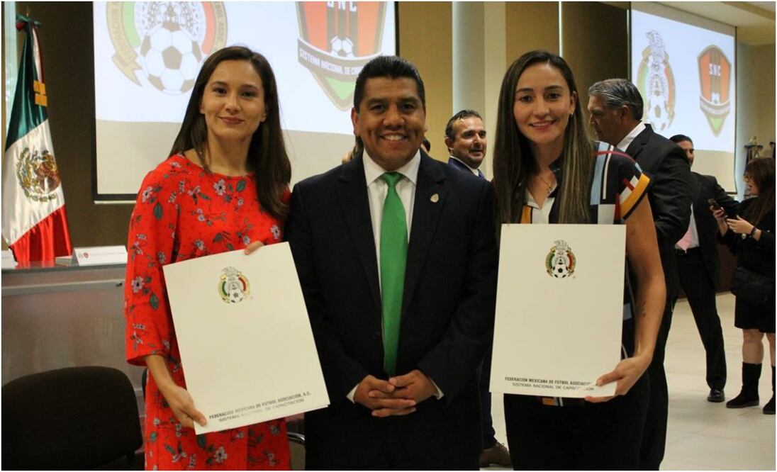 Desirée Monsiváis (i) y Dinora Garza (d)