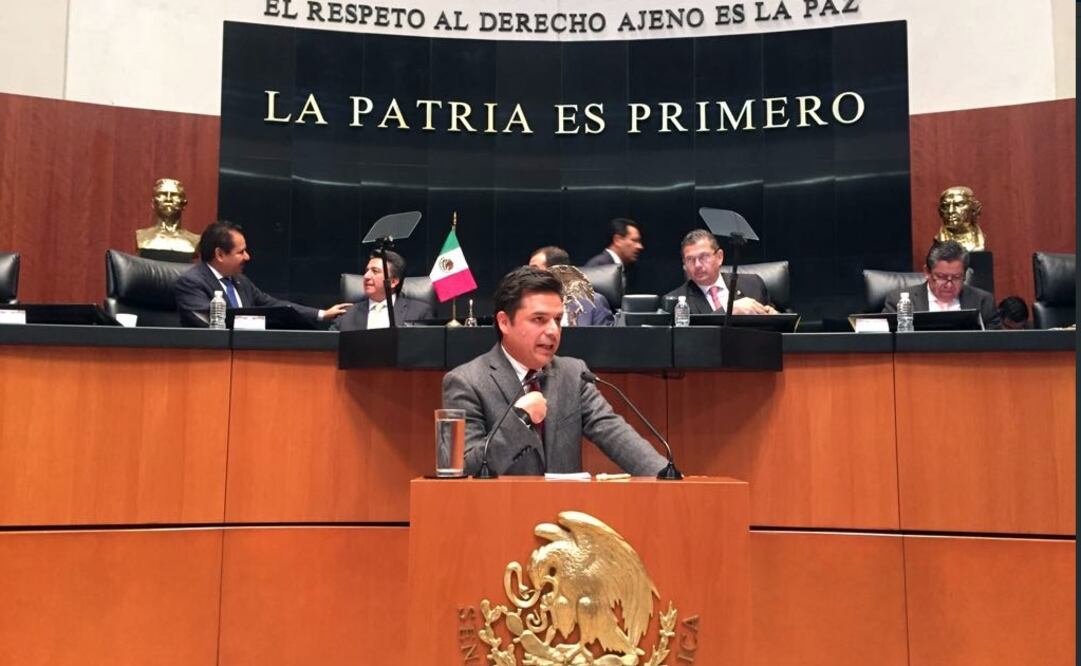 El senador petista informó que hoy envió los oficios a los siete comisionados . /Tomada de @zoerobledo