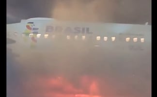 VIDEO: Desalojan a 169 pasajeros tras incendio en avión de Latam en aeropuerto de Brasil