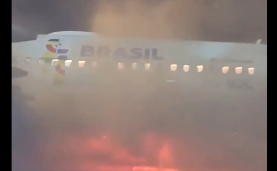 Latam dijo que el fuego se originó en "un equipamiento" de una empresa externa para carga de la aeronave, un Airbus A320. Imagen: Tomada de video