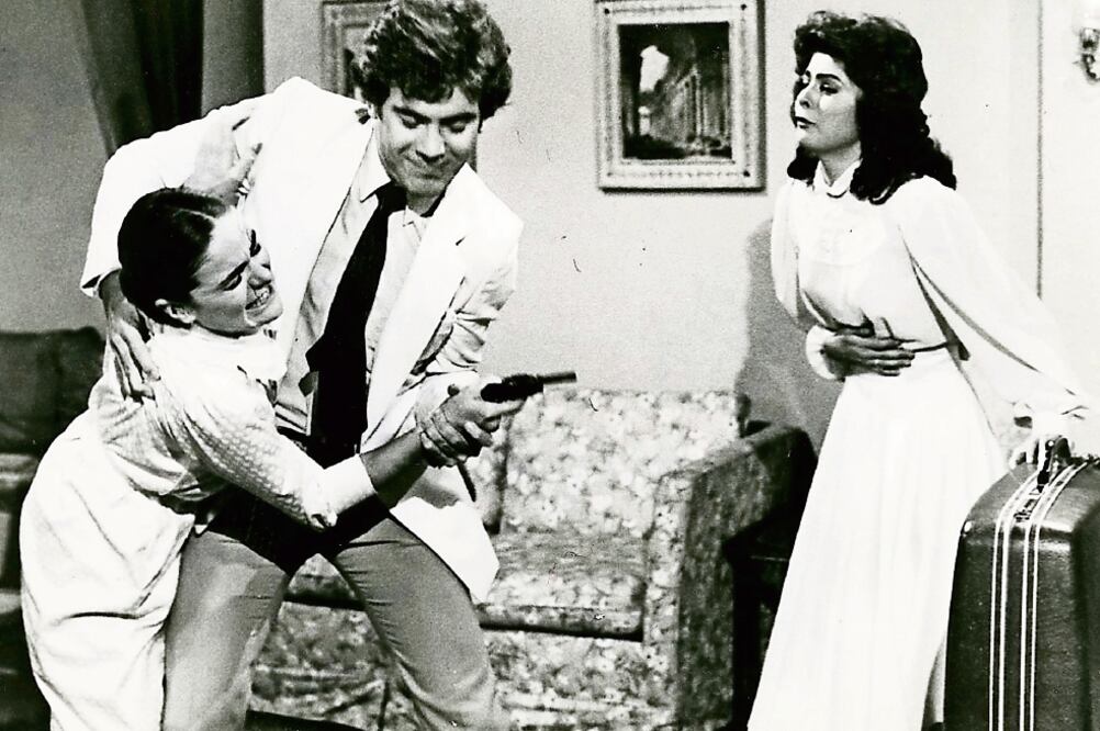 Victoria Ruffo (derecha) cuenta que ella recibió el apoyo de Andere cuando empezó en los melodramas (ARCHIVO EL UNIVERSAL)