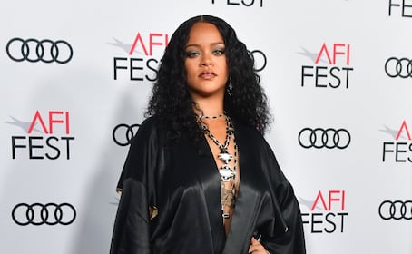 Rihanna y la impactante lencería amarilla con la que se robó las miradas en Instagram
