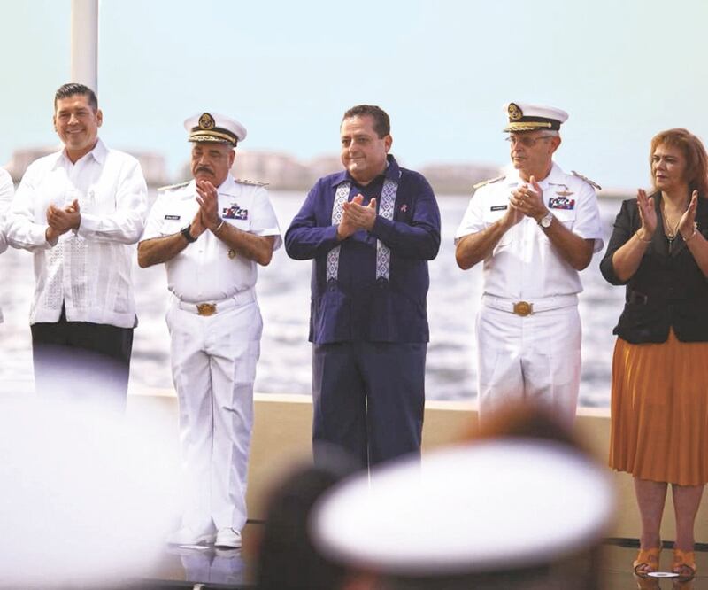 Vuelven abucheos, pero esta vez para Morena y el PAN