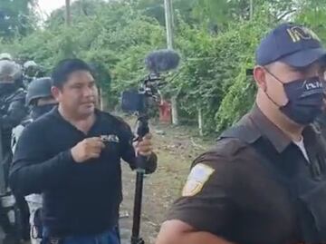 Salinas Pliego exhibe en video a “gobiernicola” de Migración que agredió a reportero en Chiapas