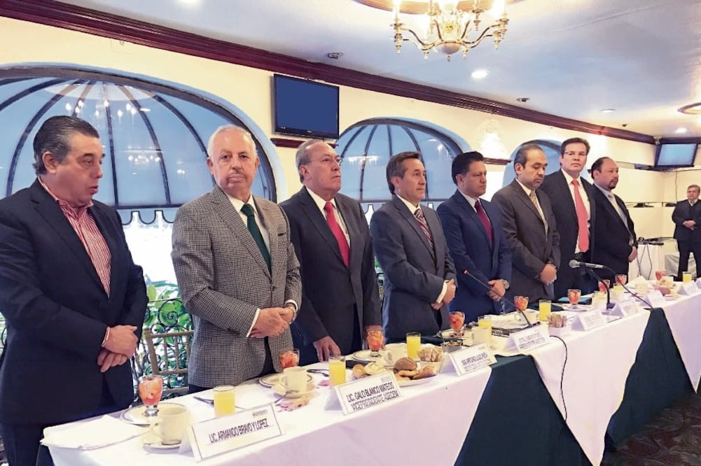 Fuente de empleo. El sector ocupa a más de 600 mil trabajadores en 30 mil centros de consumo en los 125 municipios. (ARCHIVO EL UNIVERSAL)