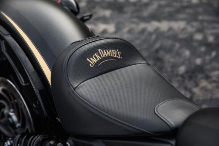 Indian Motorcycle y Jack Daniel ́s lanzan una Scout Bobber Premium conmemorativa