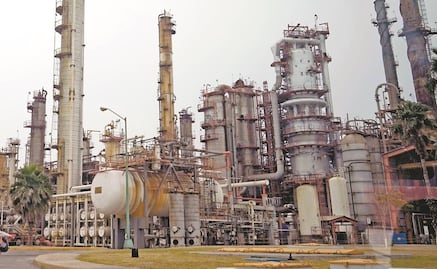 Pemex reporta incremento de 21.9% en refinación de crudo en primer trimestre del año; baja combustóleo y suben gasolinas