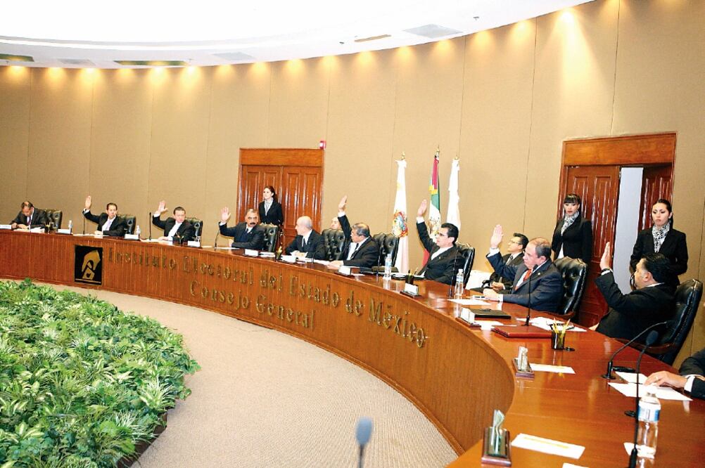 Otra de las medidas implementadas por la 59 Legislatura mexiquense será el ahorro de papel (ARCHIVO EL UNIVERSAL)