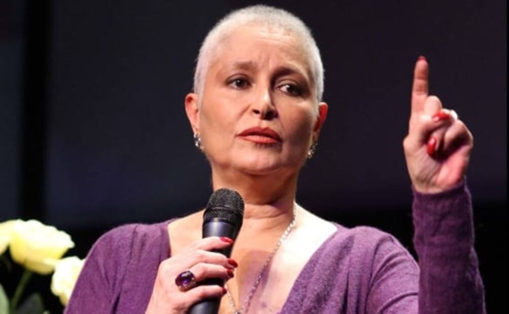 Daniela Romo cumple 63 años, así ha cambiado la cantante de la larga cabellera