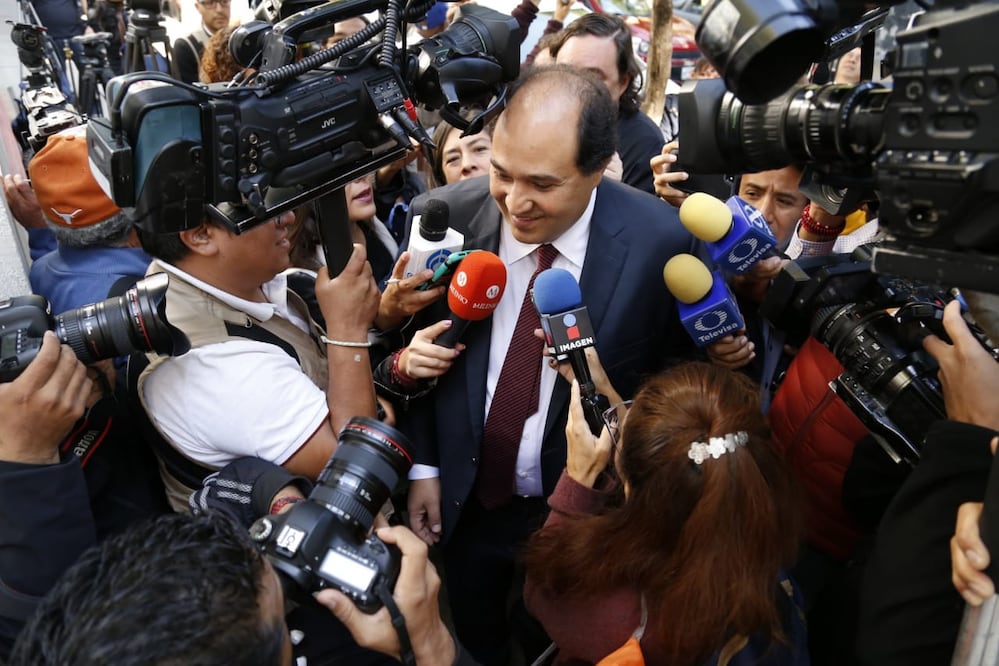 Llegada de Lázaro Cárdenas Batel a la casa de transición de AMLO. Foto: Agustín Salinas