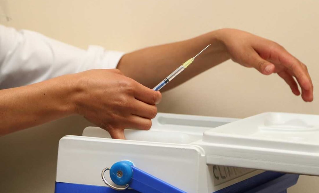 Consulta a que personas se les aplicarán las vacunas. Foto: EL UNIVERSAL