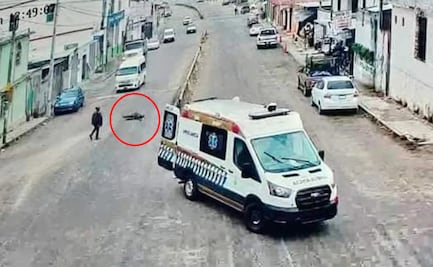 Captan en VIDEO cuando se abre puerta de ambulancia y cae paciente a la calle en Chiapas