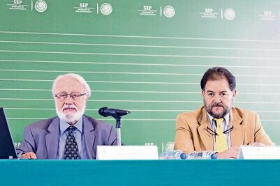 Tres jóvenes hacen examen perfecto para ingreso a prepa