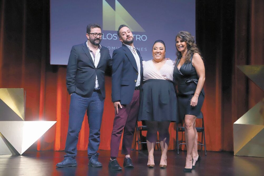 La productora de Los Metro, Mariana Garza (der.) y su equipo presentaron a los nominados. Foto: EDGAR NEGRETE. CLASOS