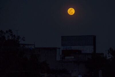 Ilumina "superluna" primera noche del 2018