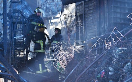 Crean grupo especial para investigar incendios registrados en 5 mercados de CDMX