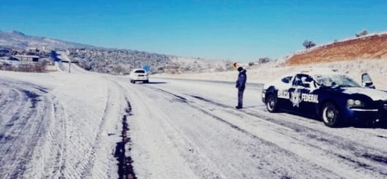 Cae nieve en 14 municipios de Chihuahua; suspenden corridas de camiones