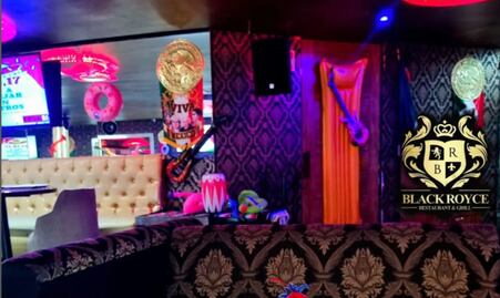 Black Royce inflaba precios hasta 400% en bebidas, revelan en audiencia por muerte de Iñigo Arenas